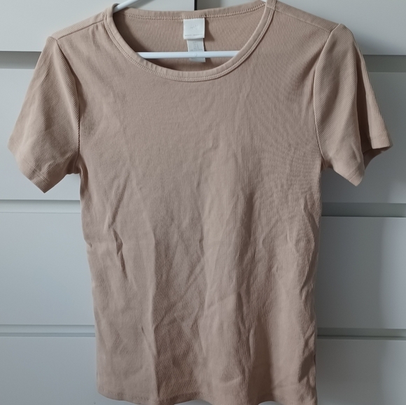 H&M beige t shirt tee - Picture 2 of 3